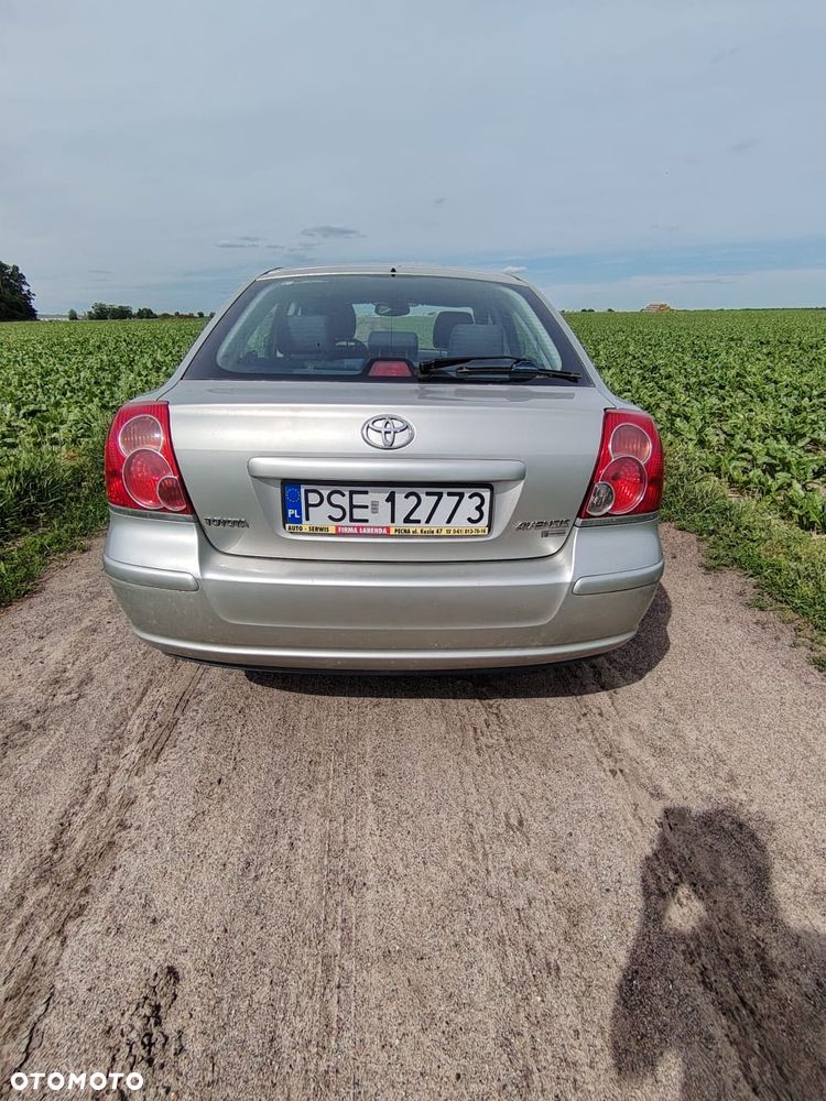 Toyota Avensis 2.0 VVT-i Sol - 4