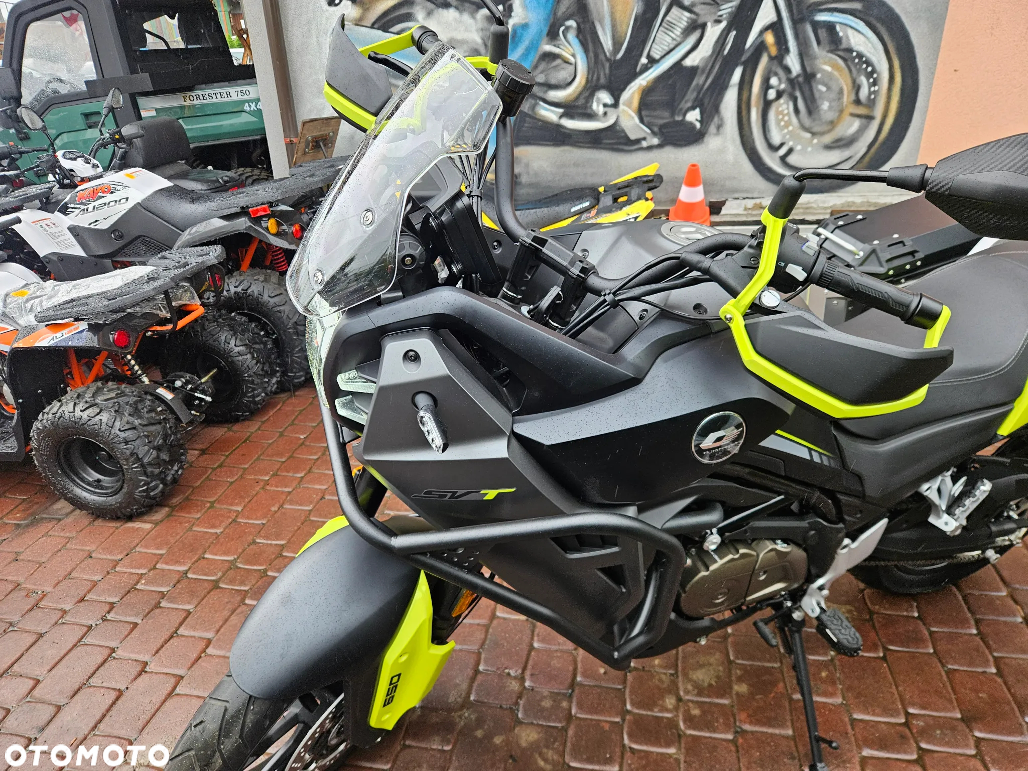 QJMOTOR SVT 650 - 11