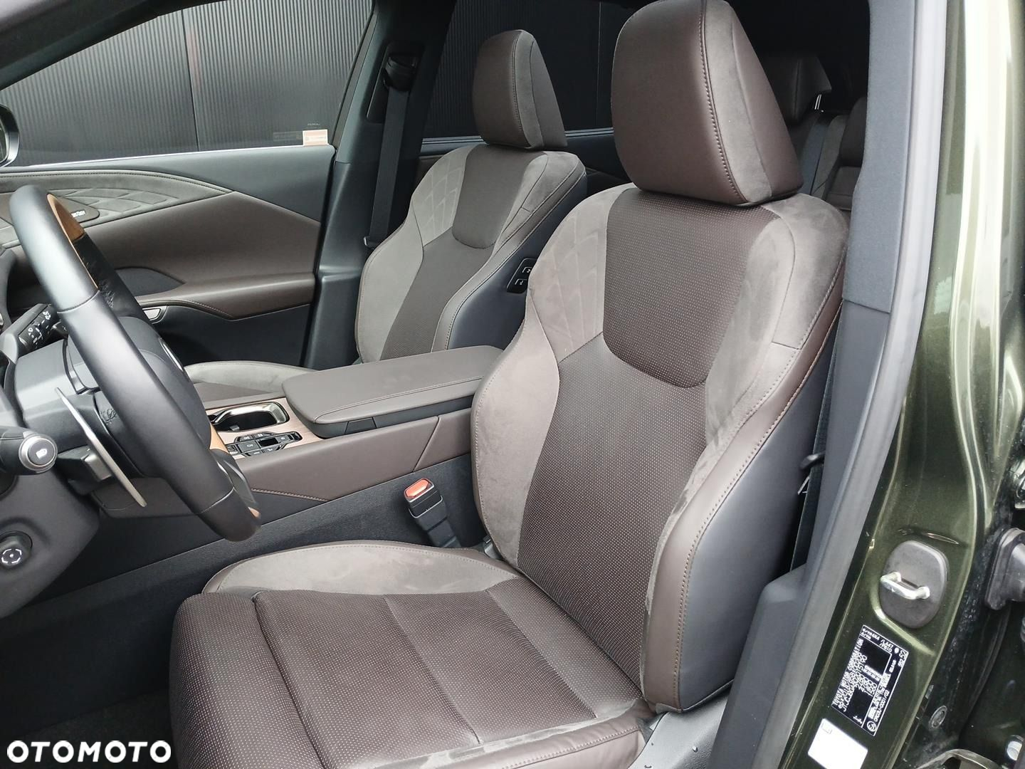 Lexus RX - 11