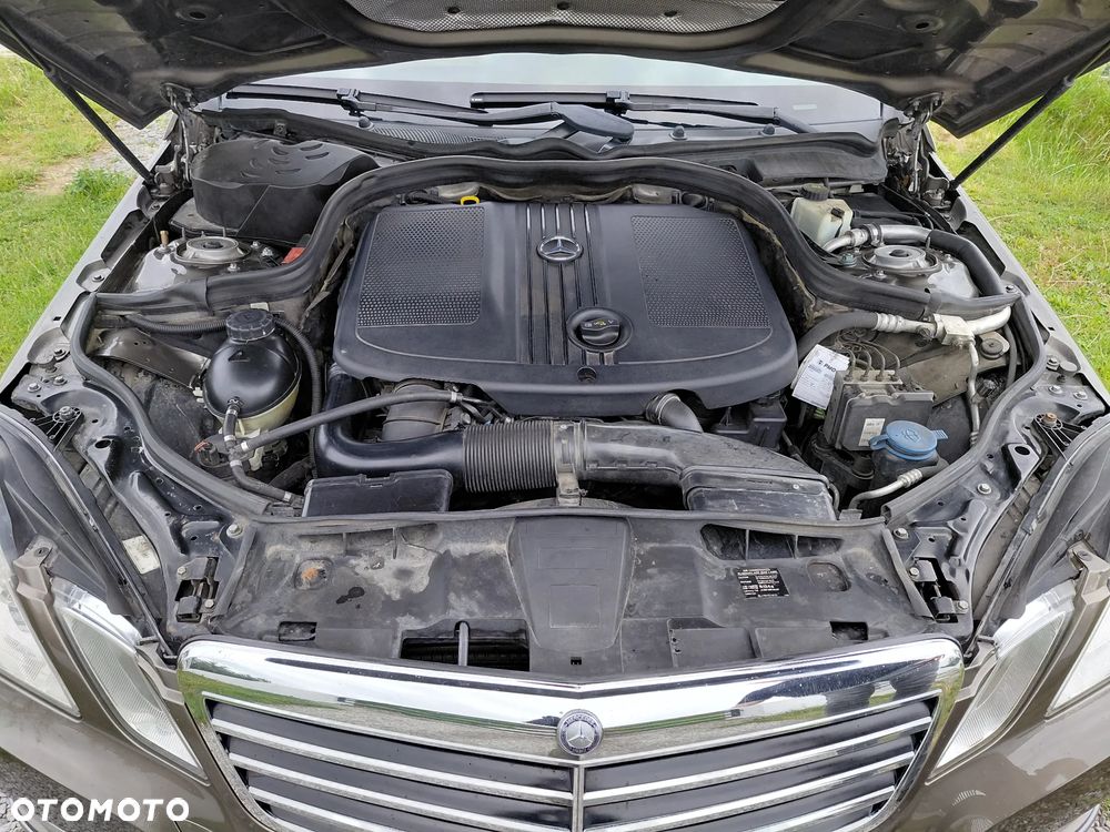 Mercedes-Benz Klasa E 200 CDI DPF BlueEFFICIENCY 7G-TRONIC Elegance - 12