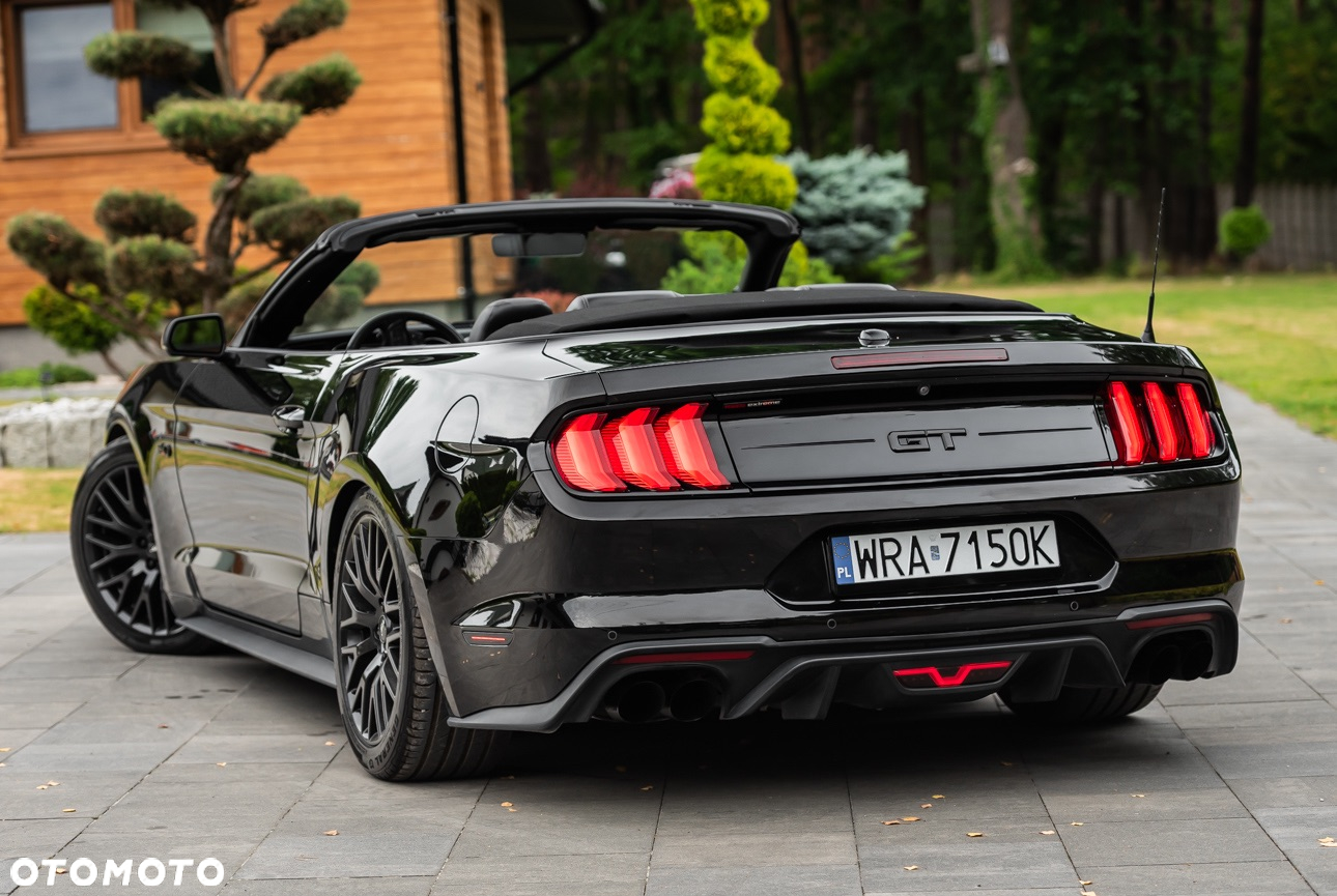 Ford Mustang - 4