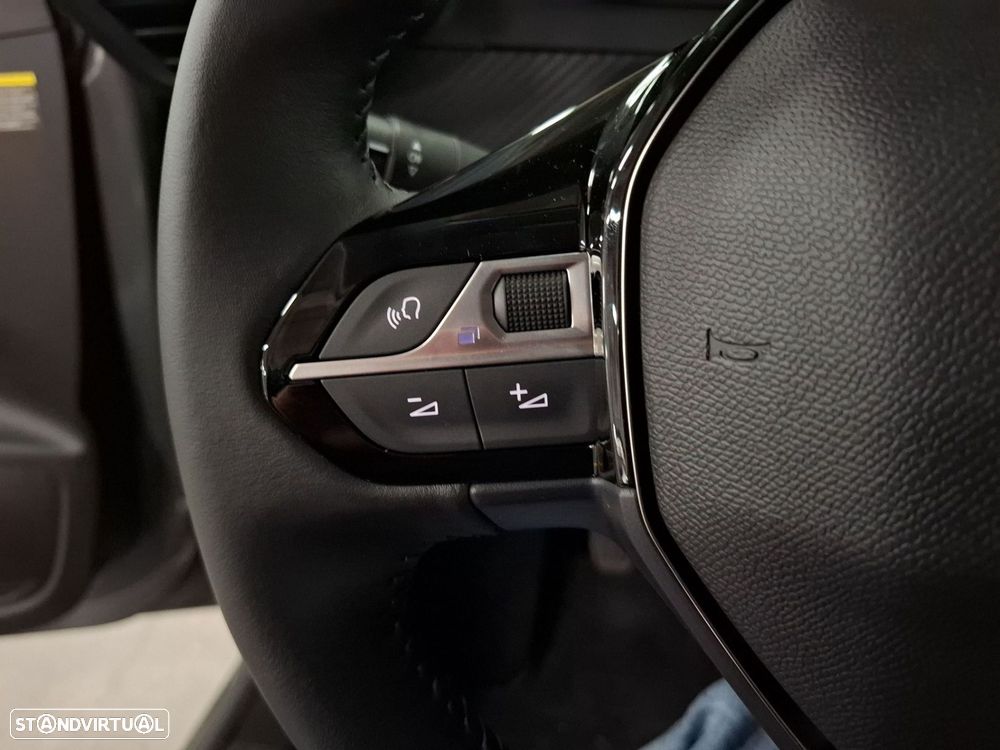 Peugeot 208 1.2 PureTech Allure - 16