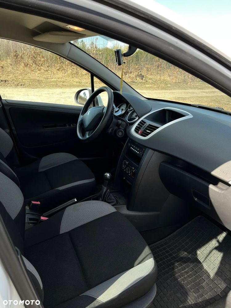 Peugeot 207 1.4 - 11