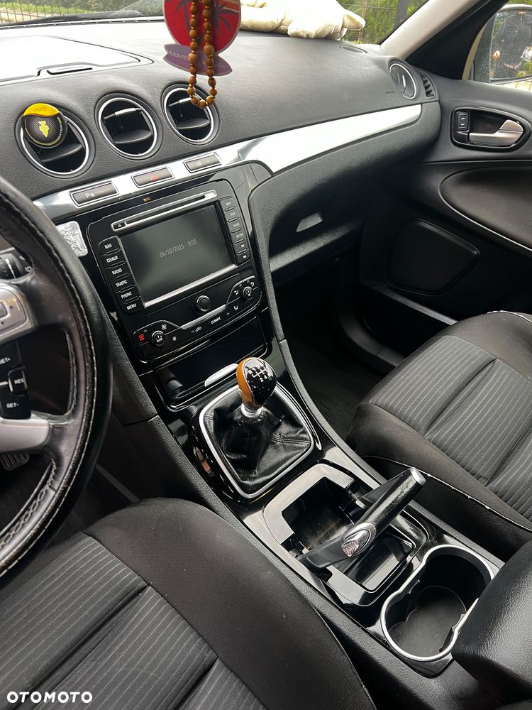 Ford S-Max - 13