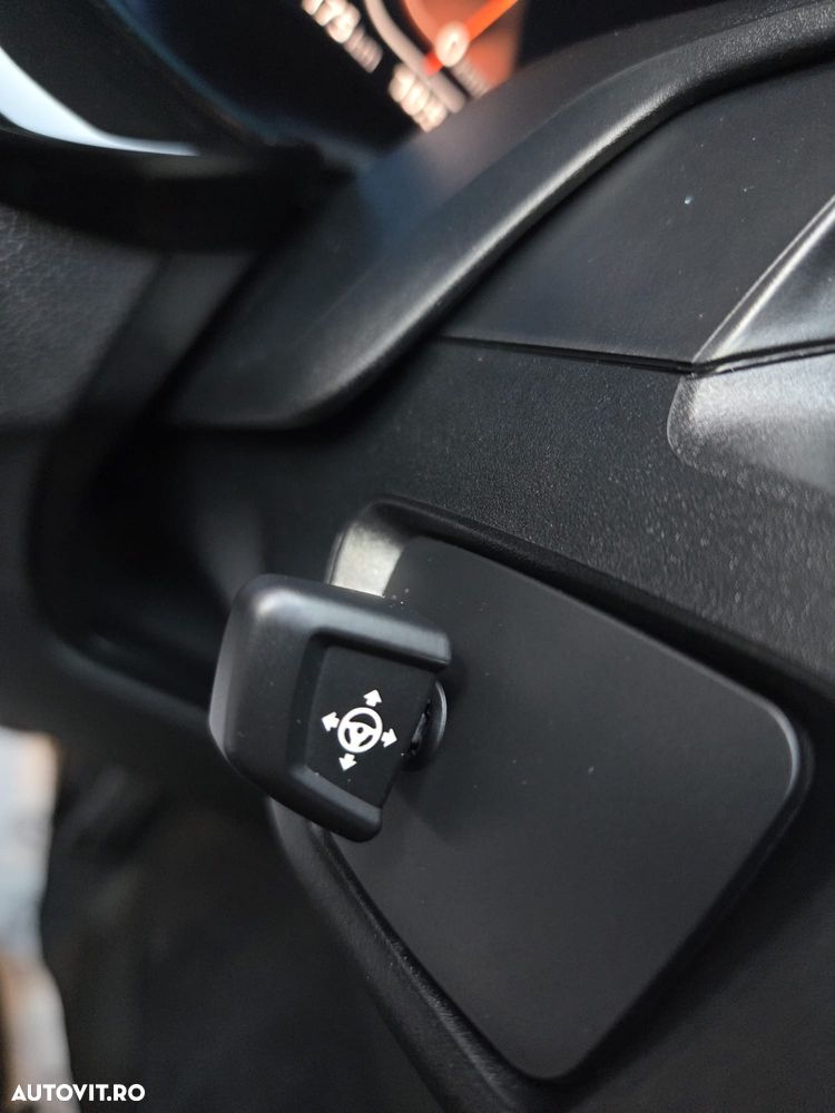 BMW Seria 5 520d Aut. M Sport Edition - 36