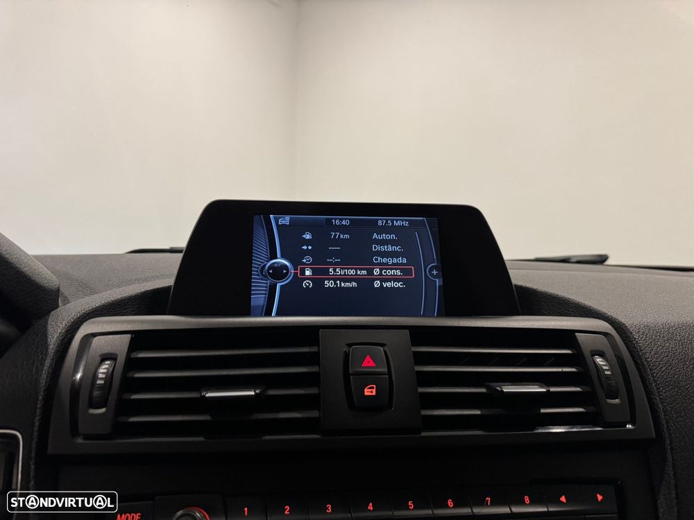 BMW 116 d Line Urban - 33