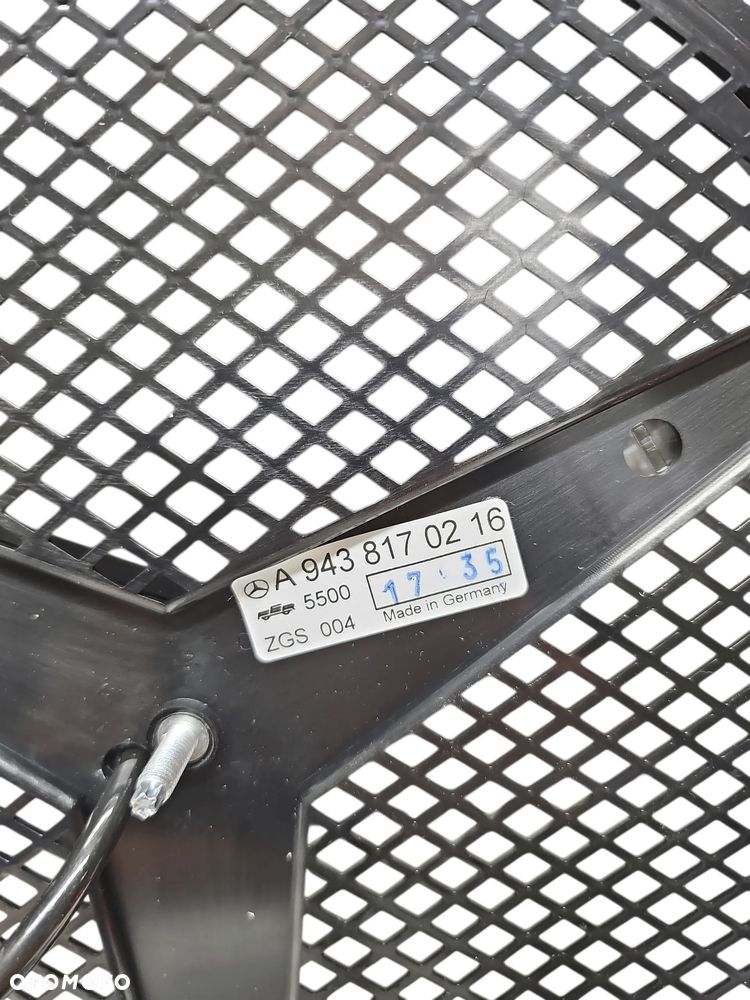 Znaczek Emblemat Podświetlany Gwiazda a9438170216 Mercedes Actros MP 4 MP 5 - 4