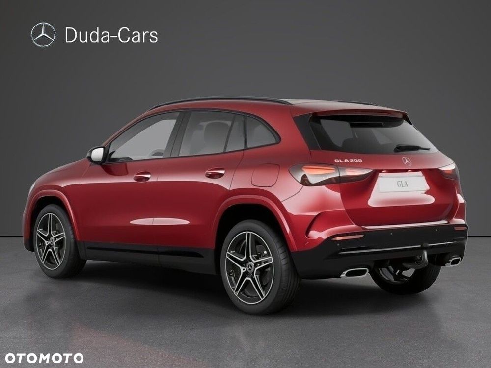 Mercedes-Benz GLA - 4