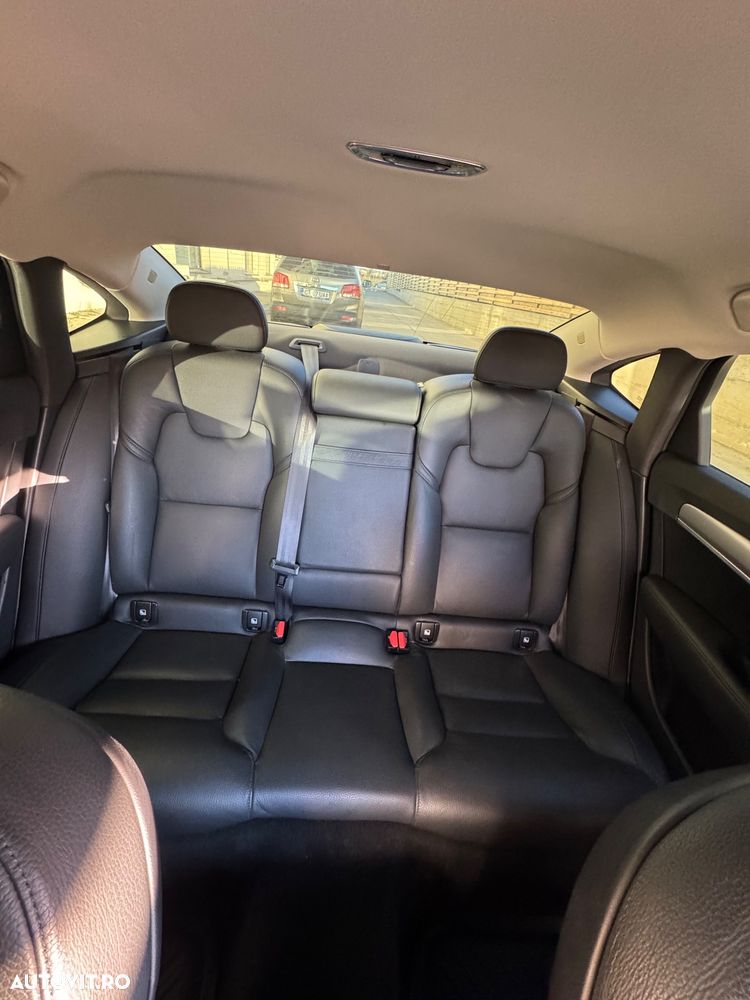Volvo S90 D3 Geartronic Momentum Pro - 33