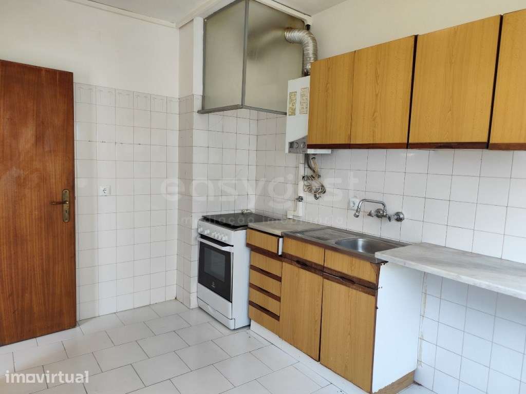 Apartamento T2 c/ varanda - Grande imagem: 5/24