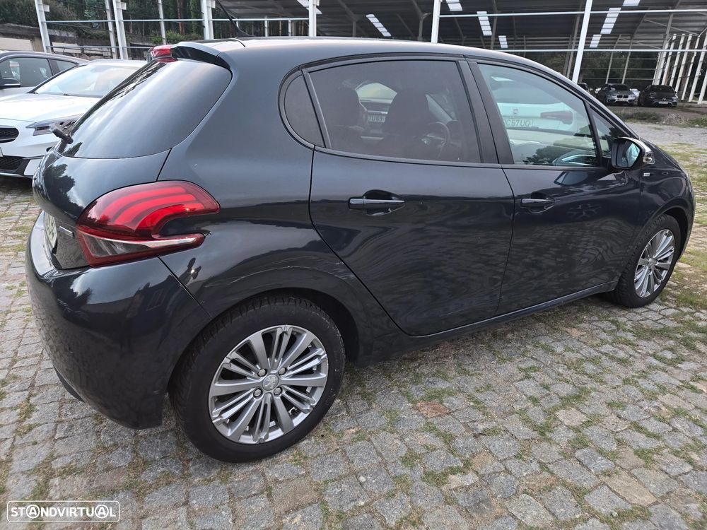 Peugeot 208 1.2 PureTech Active - 4