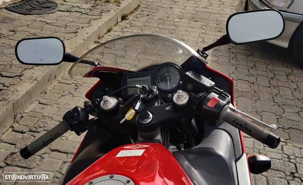 Honda CBR 600 F4i - 11