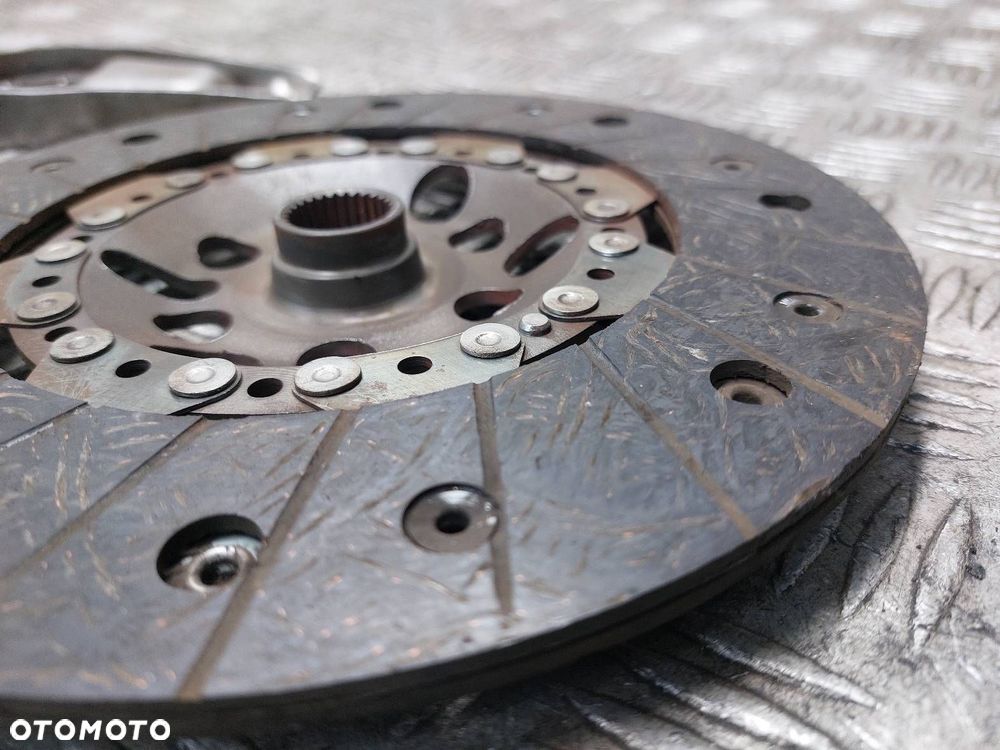 KOŁO DWUMASOWE + TARCZA + DOCISK + ŁOŻYSKO OPOROWE VW BORA I 1.9 TDI - 8