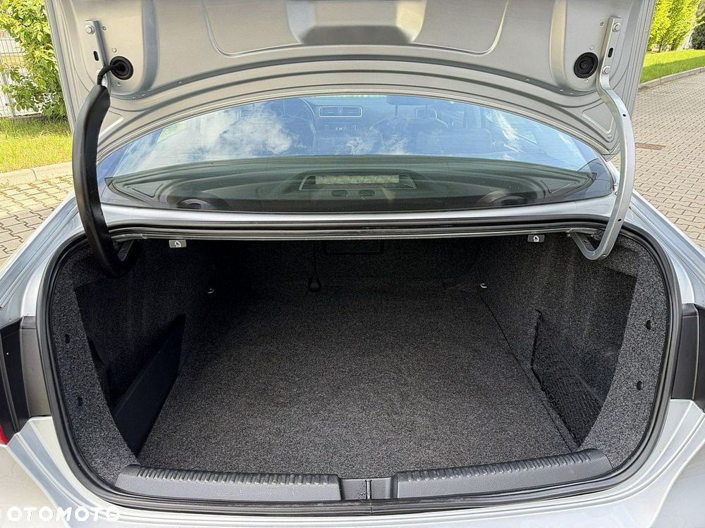 Volkswagen Jetta - 15