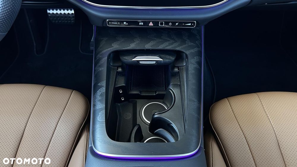 Mercedes-Benz Klasa E 220 d mHEV 4-Matic AMG 9G-Tronic - 19
