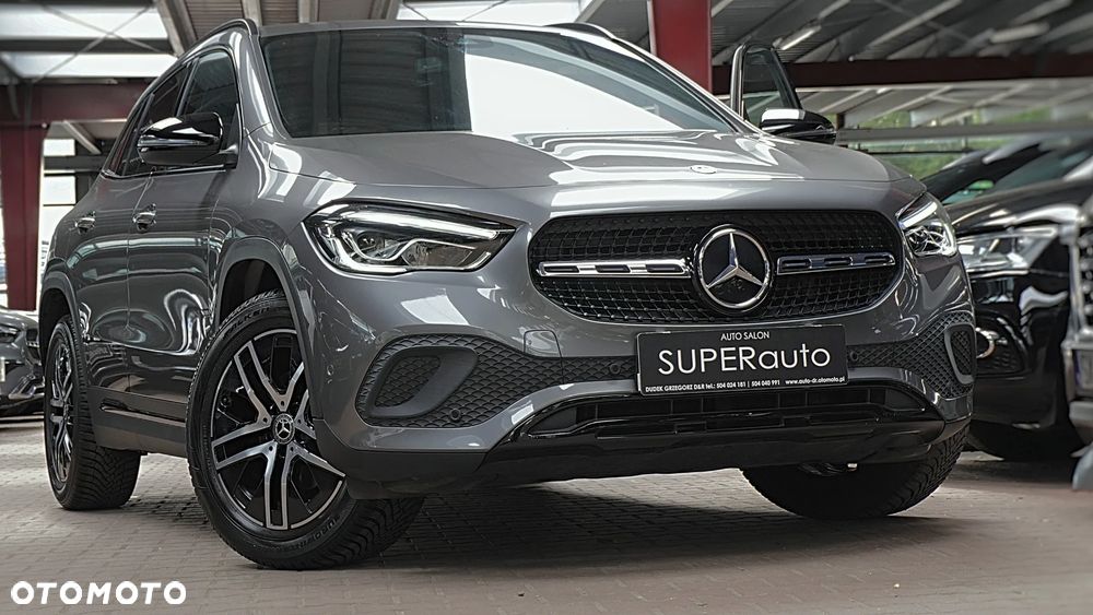 Mercedes-Benz GLA 180 - 1