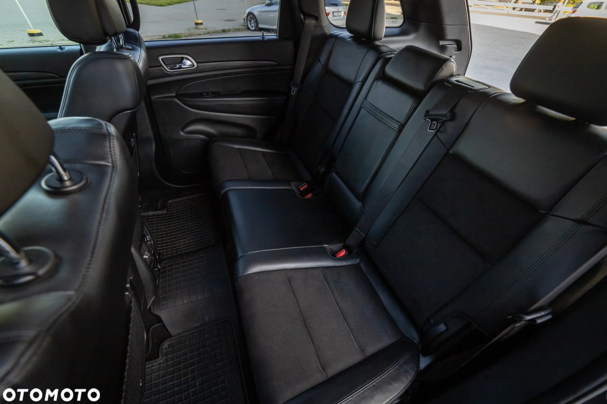 Jeep Grand Cherokee - 27