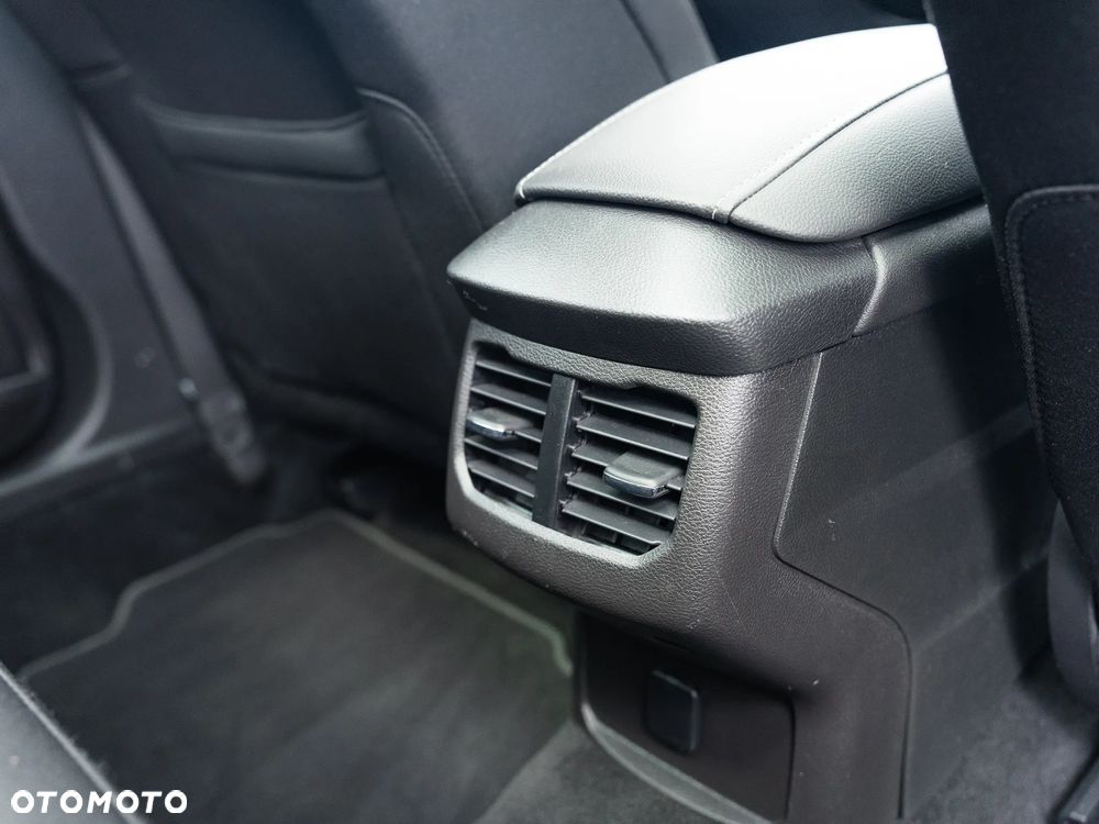 Ford Mondeo 2.0 TDCi Titanium PowerShift - 6