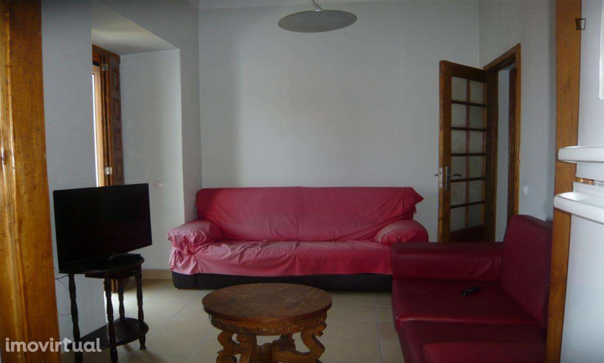 Quarto - localizado em  Coimbra - Grande imagem: 4/9