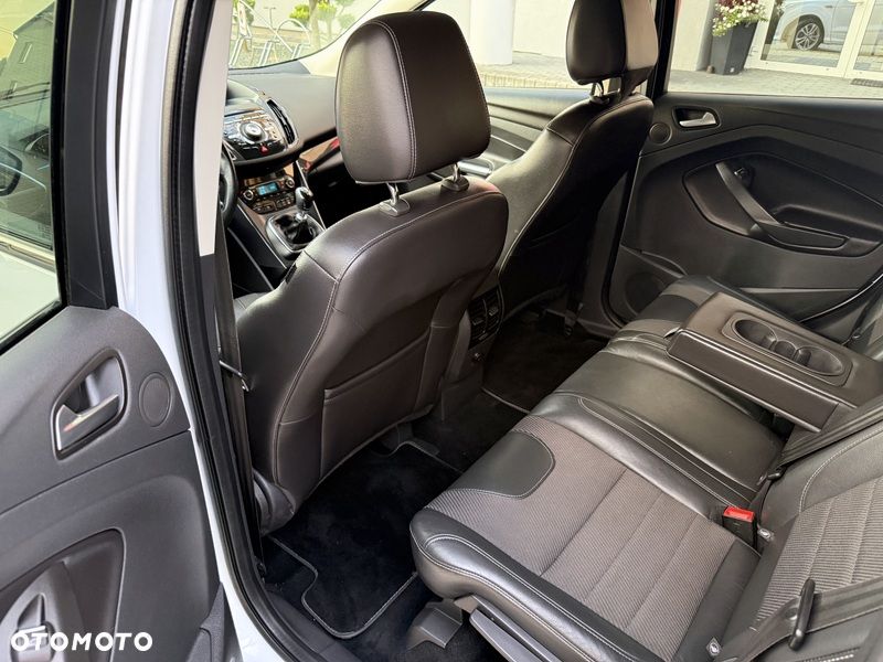 Ford Kuga 2.0 TDCi 2x4 Titanium - 13