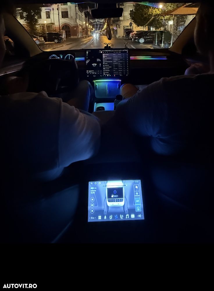 Tesla Model 3 Long Range AWD Premium - 13