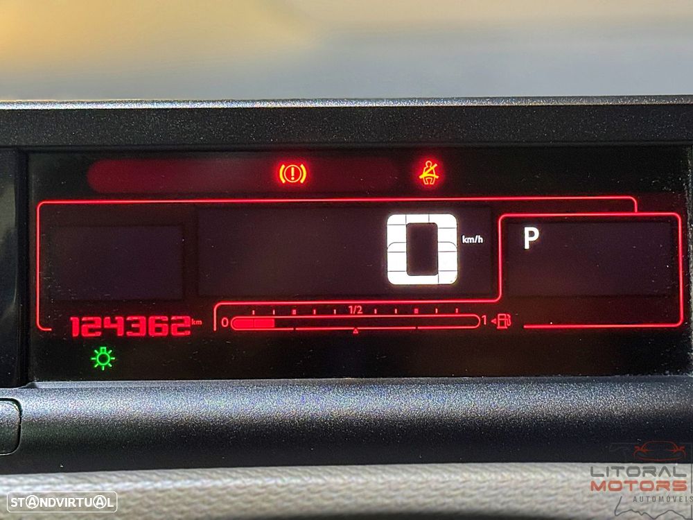 Citroën C4 Cactus 1.2 PureTech Shine EAT6 - 26