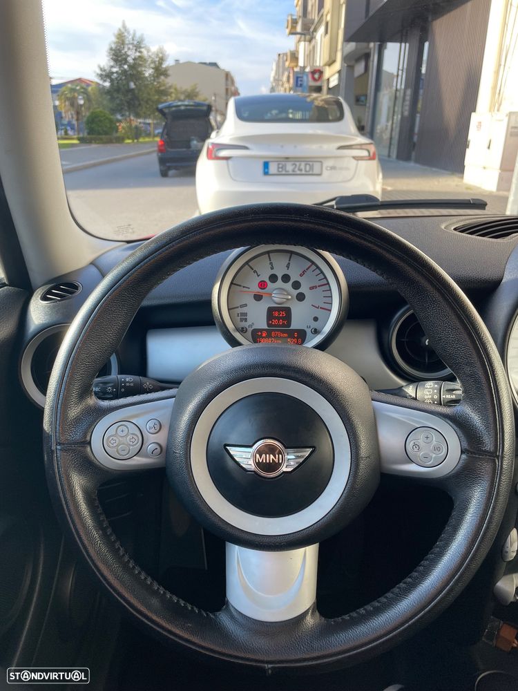 MINI 3 Portas One D - 22