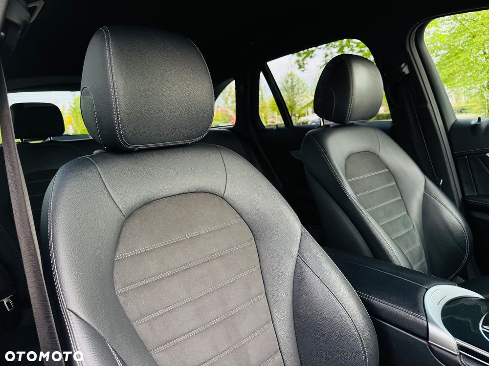 Mercedes-Benz GLC 200 4Matic 9G-TRONIC AMG Line Plus - 36