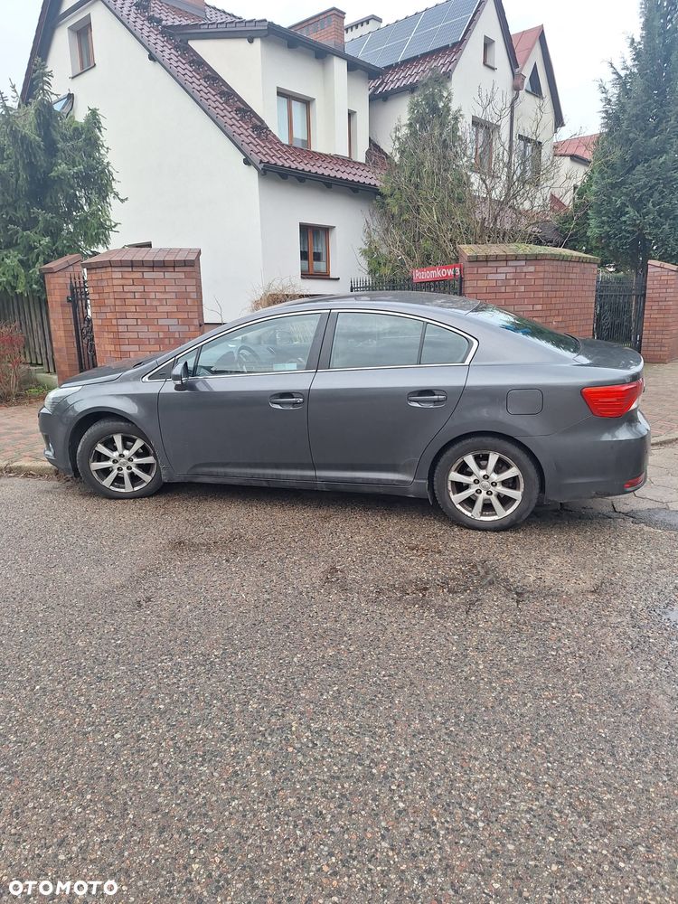 Toyota Avensis 1.8 Premium MS - 3