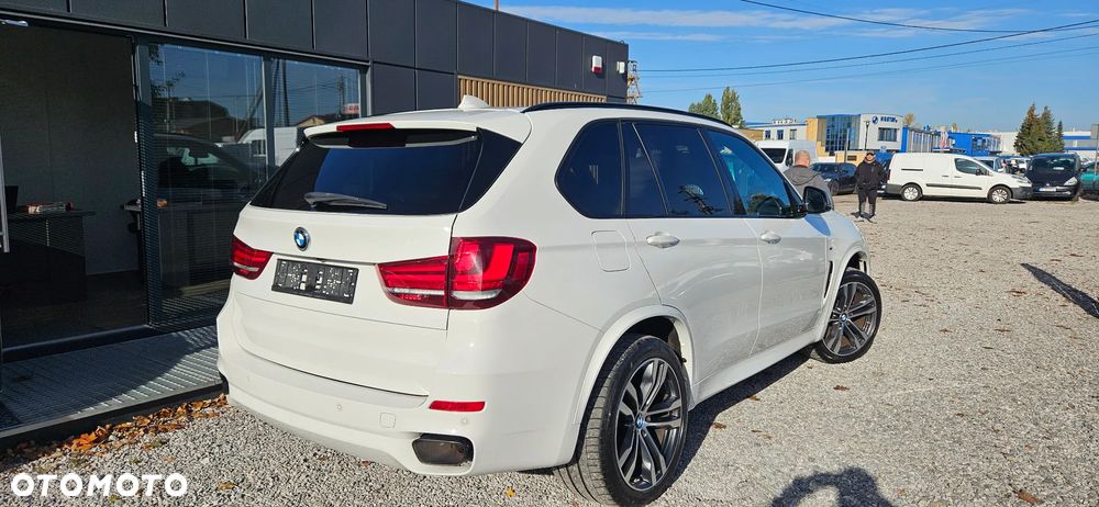 BMW X5 M M50d Sport-Aut - 32