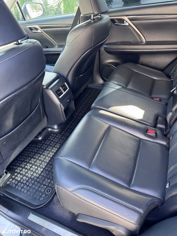 Lexus Seria RX - 10