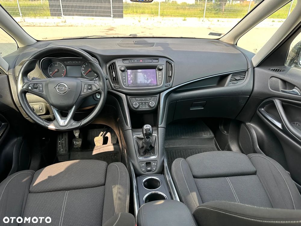 Opel Zafira - 9