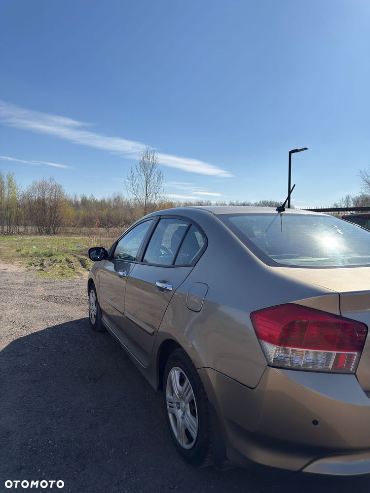 Honda City 1.4 Comfort - 10