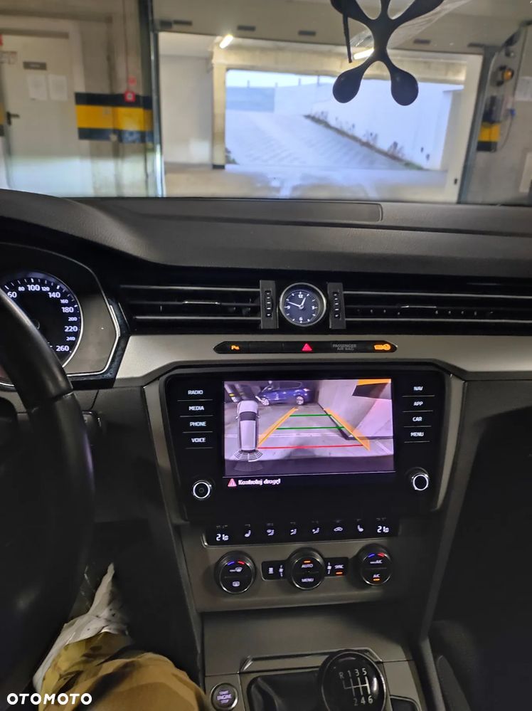 Volkswagen Passat 2.0 TDI BMT Comfortline - 12