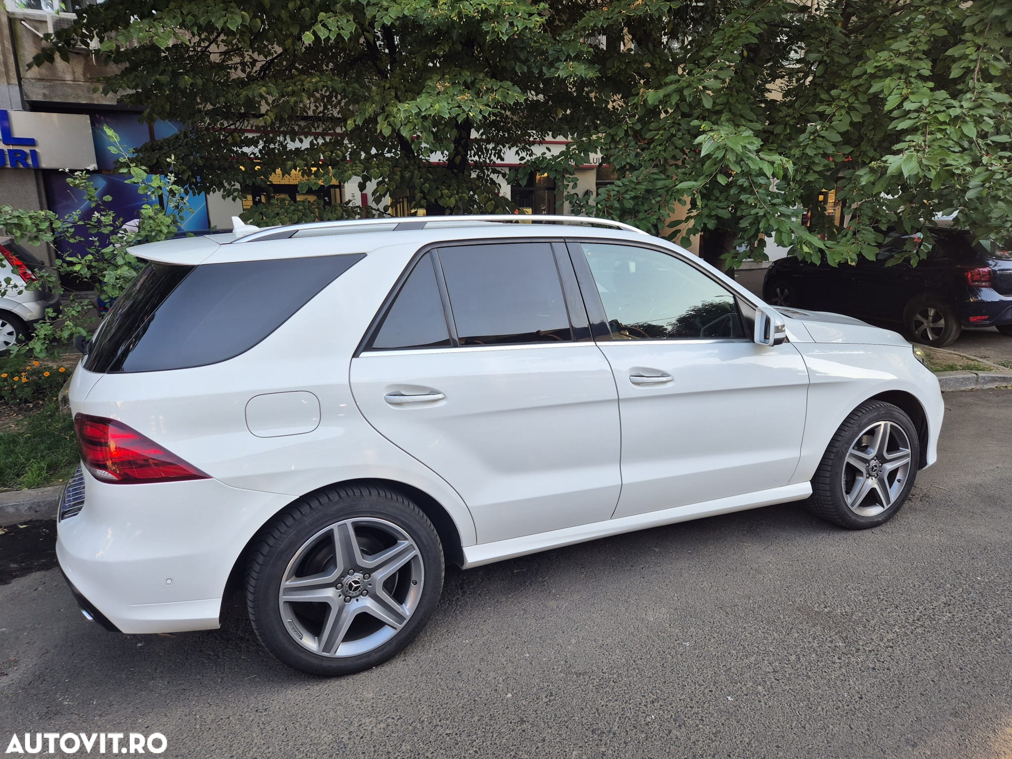 Mercedes-Benz GLE 350 d 4MATIC - 3