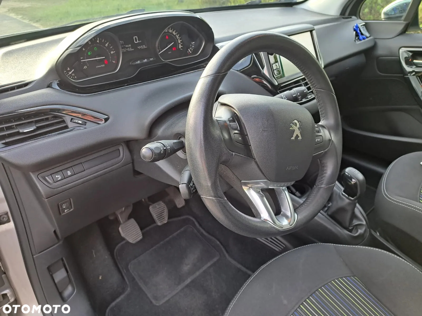 Peugeot 208 1.2 PureTech Allure - 16