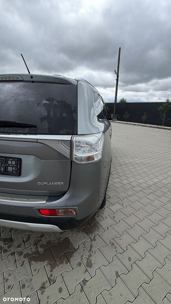 Mitsubishi Outlander 2.2 DI-D 4WD Plus - 3