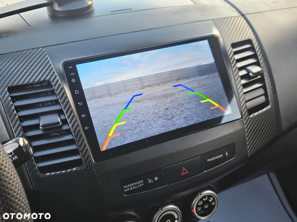 Mitsubishi Outlander - 21