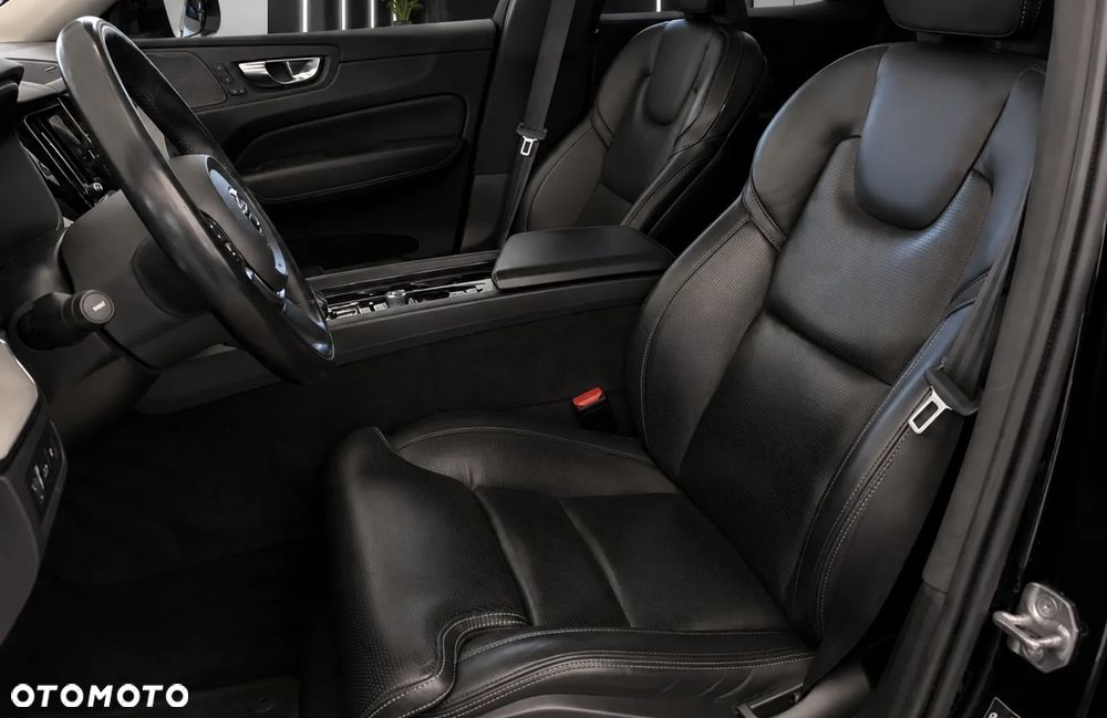 Volvo XC 60 T8 Plug-In Hybrid AWD Inscription - 8