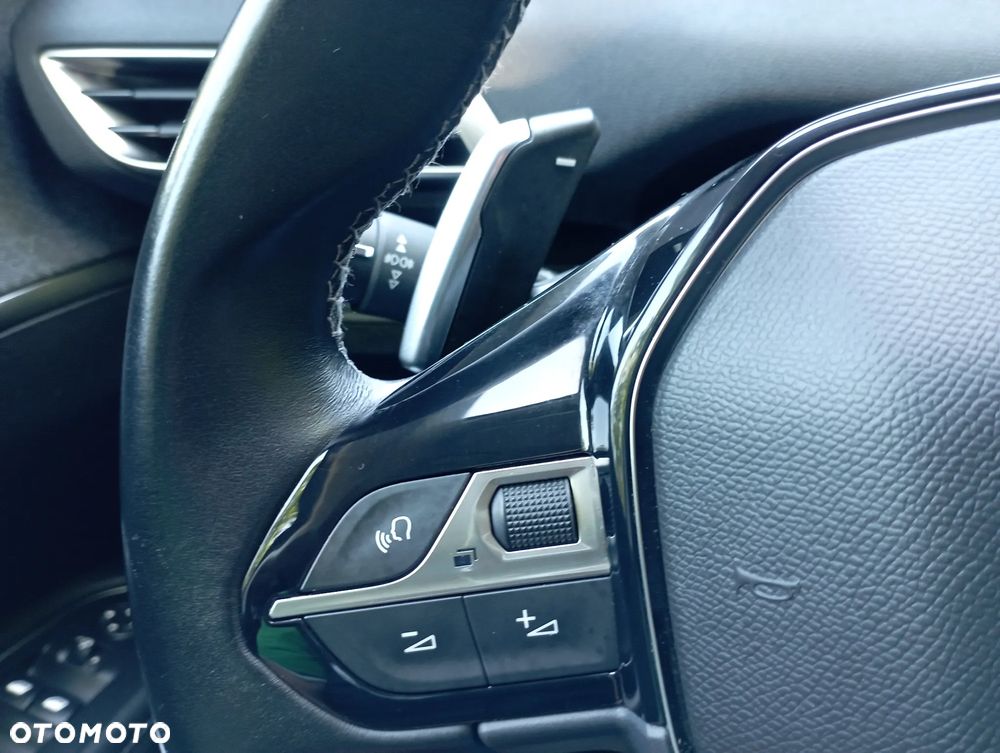 Peugeot 5008 1.6 PureTech Allure S&S EAT8 - 18