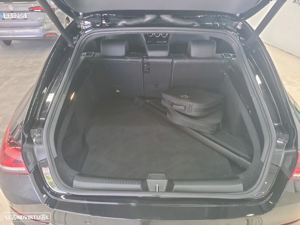 Mercedes-Benz CLA 250 e Shooting Brake Style Plus - 12