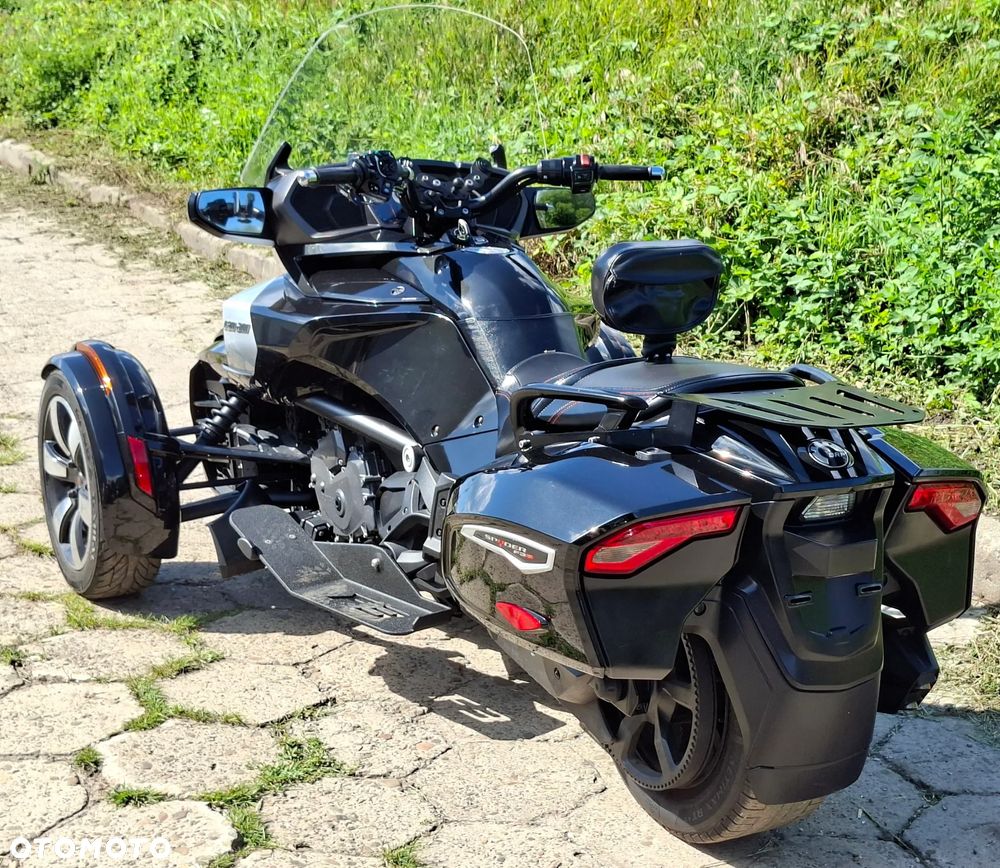 Can-Am Spyder - 14