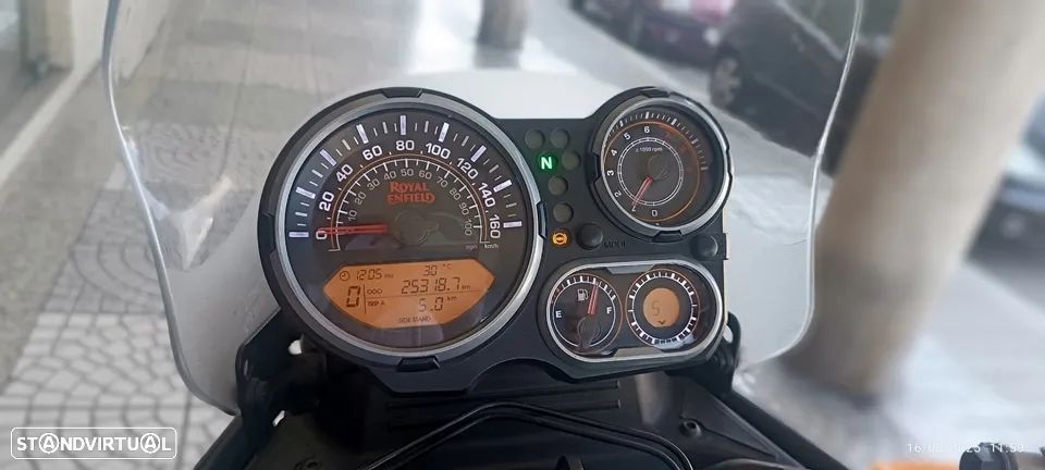 Royal Enfield Himalayan 411 - 25