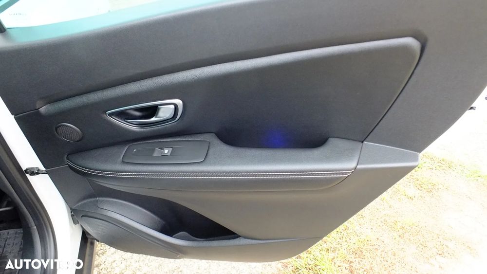 Renault Scenic BLUE dCi 120 EDC BOSE EDITION - 36