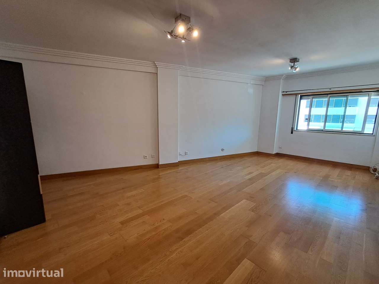 T2 com 93 m², suite e estacionamento em Benfica - Grande imagem: 3/18