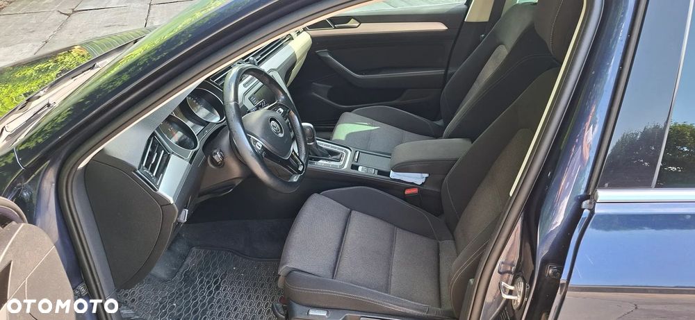 Volkswagen Passat - 13
