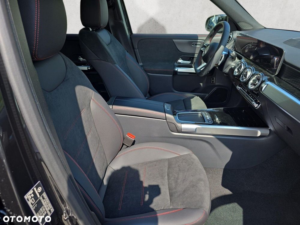 Mercedes-Benz GLB - 15
