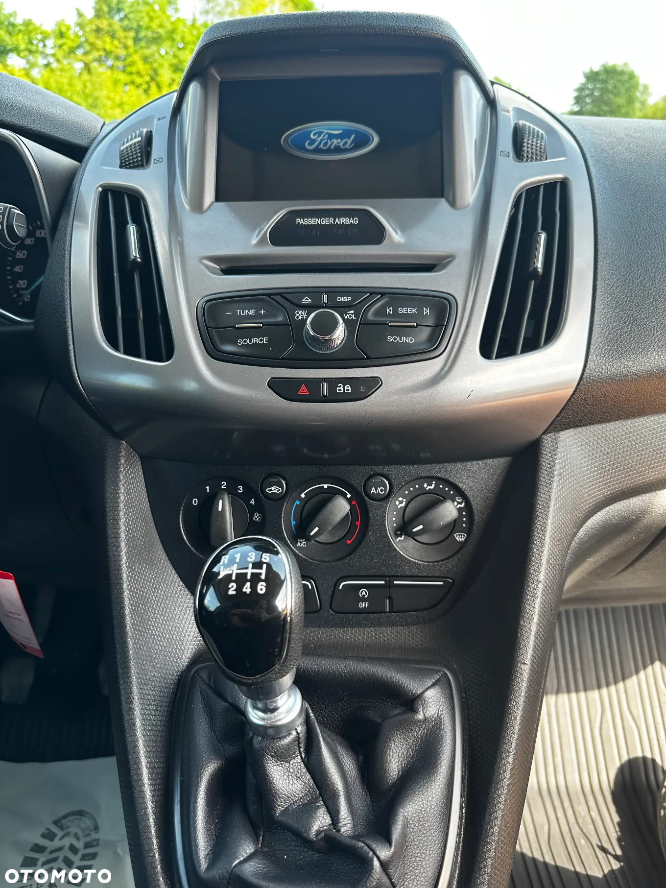Ford Transit Connect - 17
