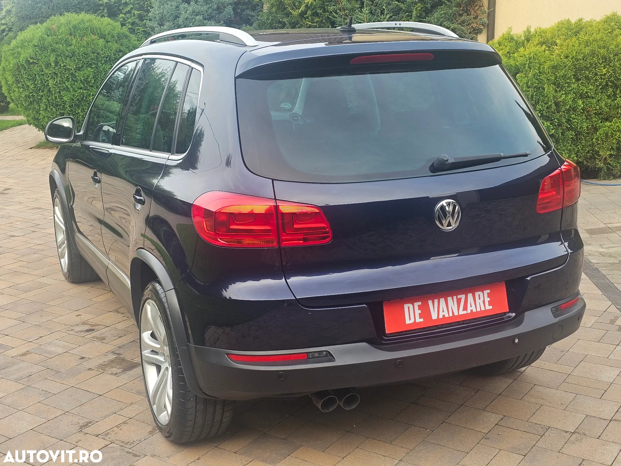 Volkswagen Tiguan 2.0 TDI 4Motion DSG Sport & Style - 11