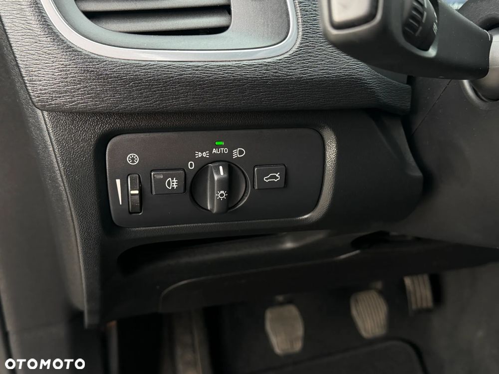 Volvo V40 D3 Summum - 21